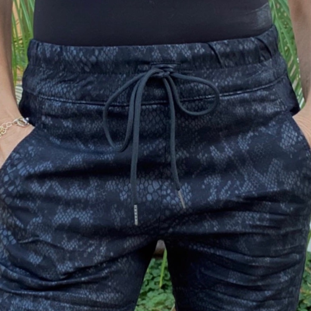 Bevy Flog Shely Pant Black Python 24 - image 5